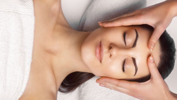 Terapia manualna twarzy – facemodeling